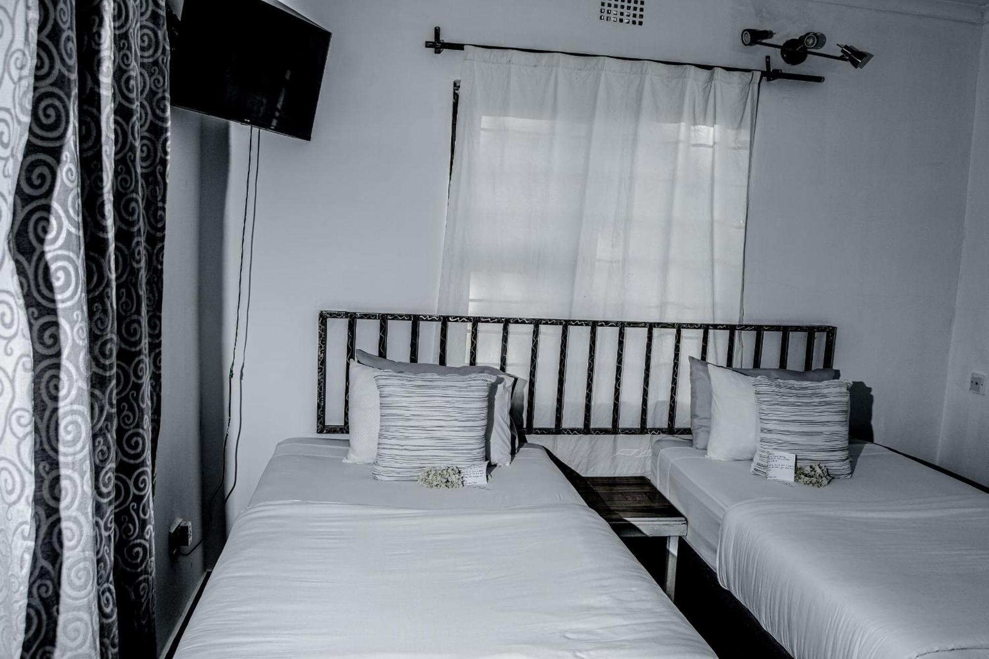 Golentle Home Stay Maun Eksteriør billede