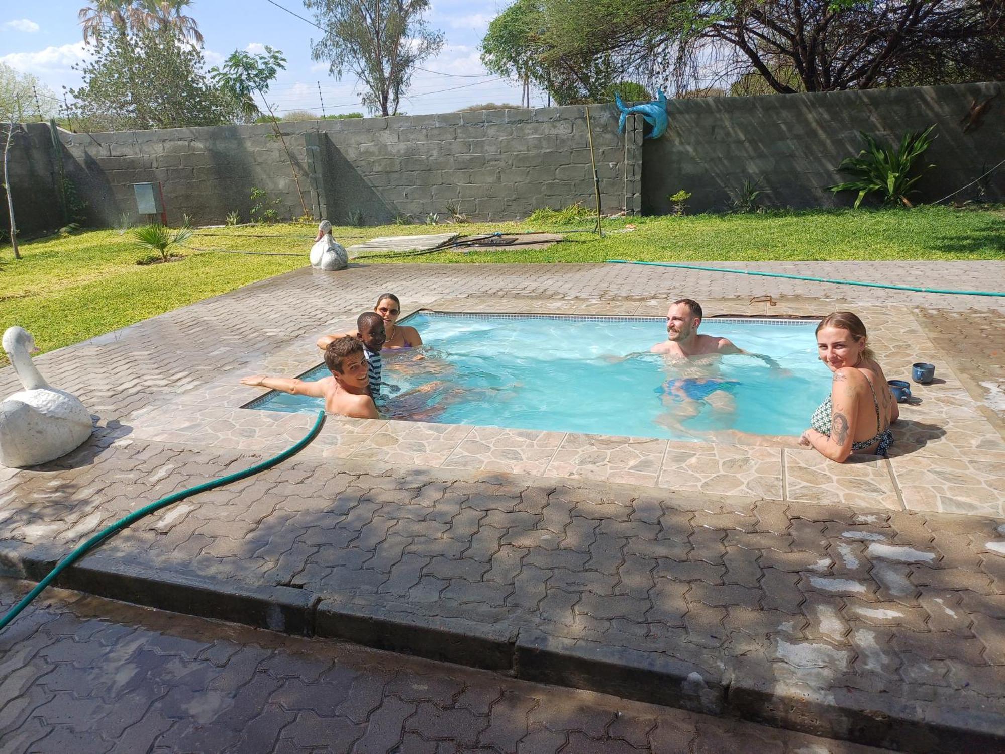 Golentle Home Stay Maun Eksteriør billede